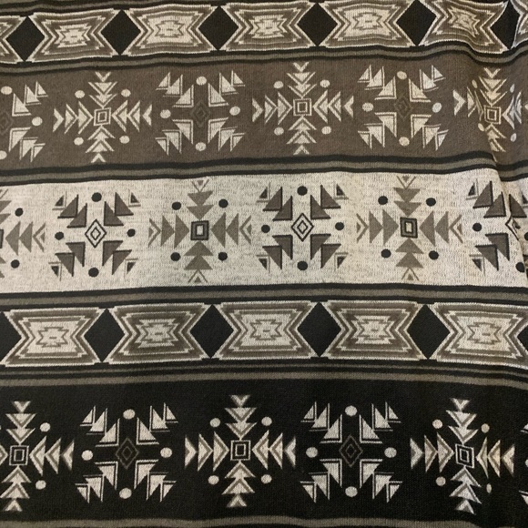 NWT: Festive soft material Top - Picture 2 of 3